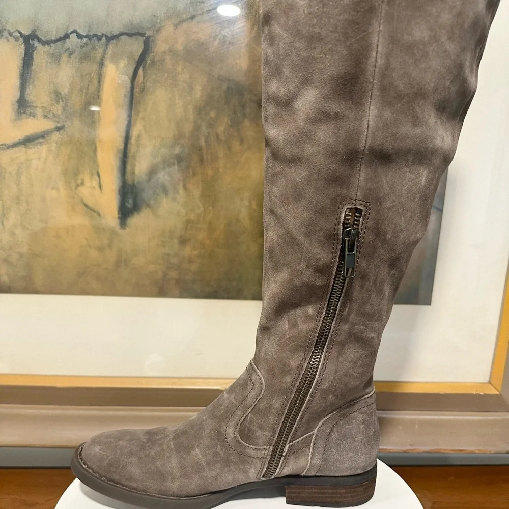 🌸BORN🌸 Britton Tall Over the Knee Boot Taupe Distressed Size: 6M